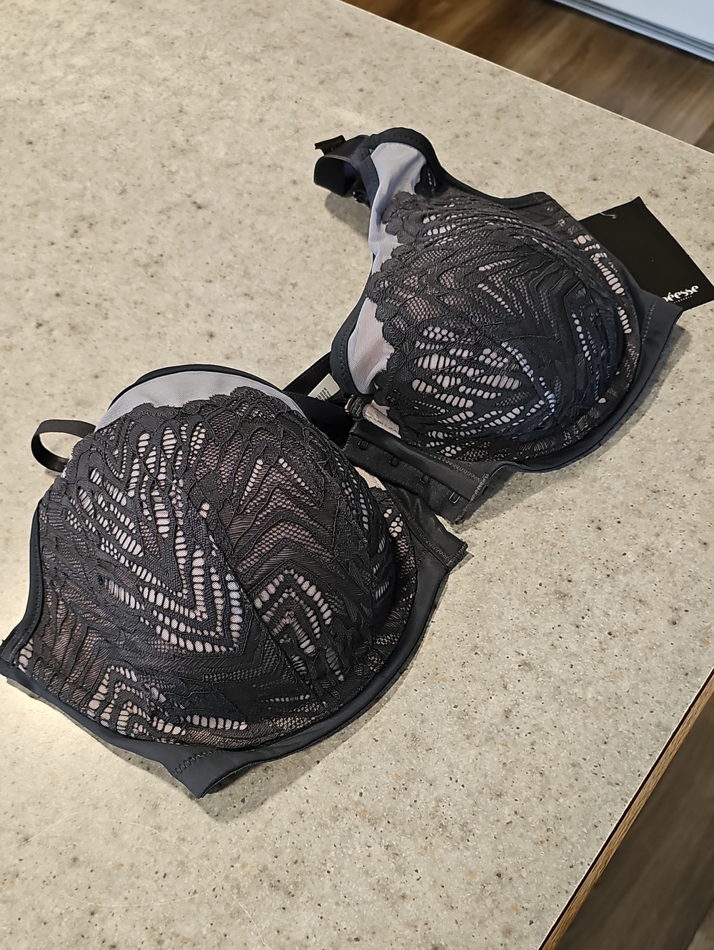 Deesse Lingerie Nwt Black And Gray 38DDD Lace Underwire Bra